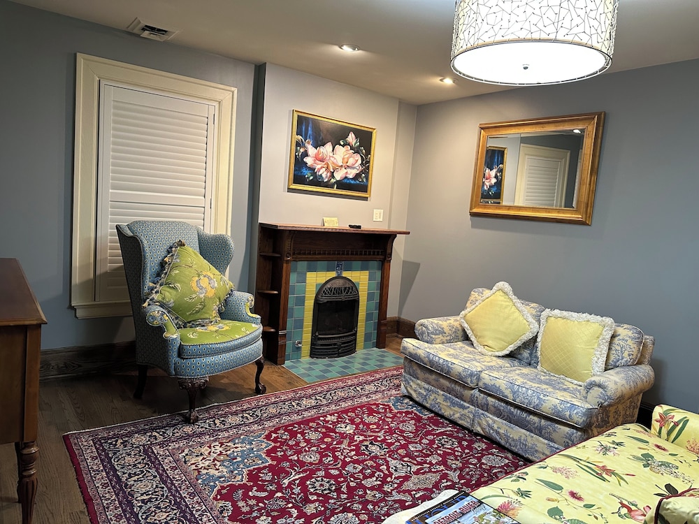 Frederick Stearns House Historic Inn 27/50