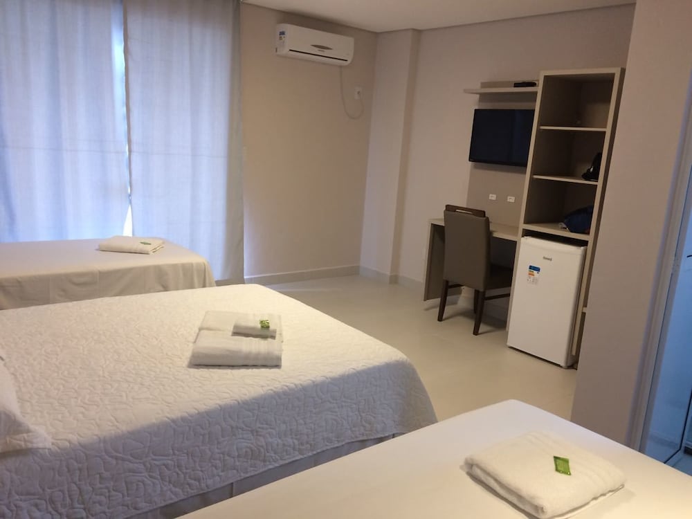 Gravata Praia Hotel 18/40