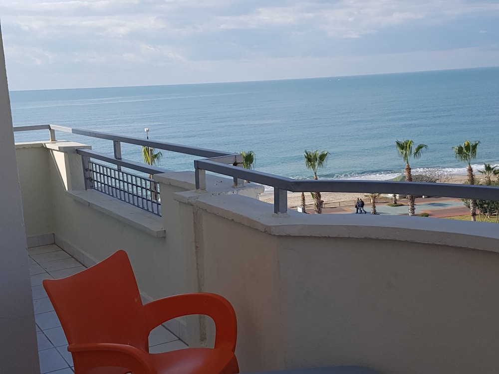 Belle Ocean Apart Hotel 3/50