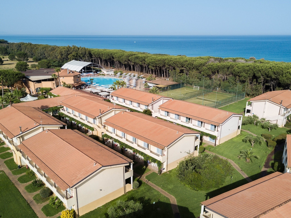 NICOTERA BEACH VILLAGE 6/66