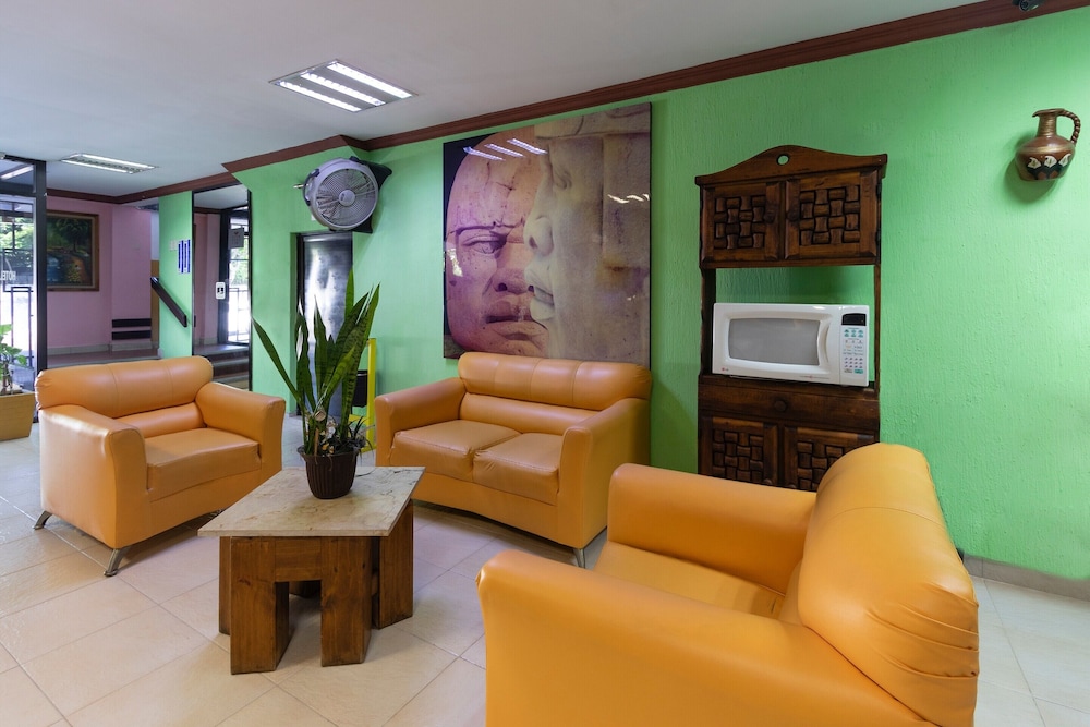 OYO Hotel Merida 37/48