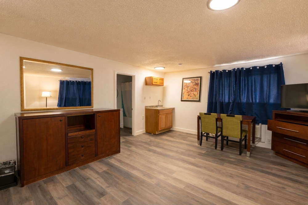 Travelodge by Wyndham Farmington Hwy 64 49/70