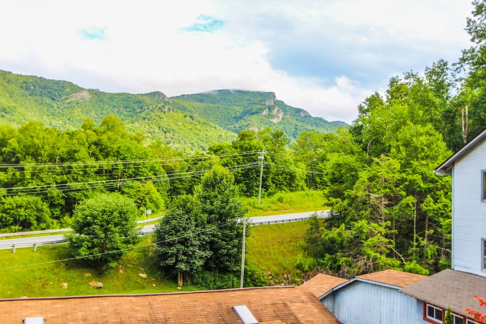Smoketree Lodge, a VRI resort 67/70