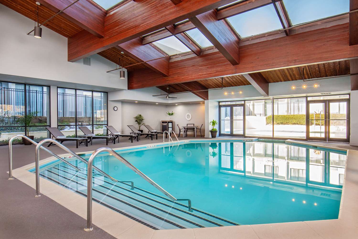 swimming pool spa