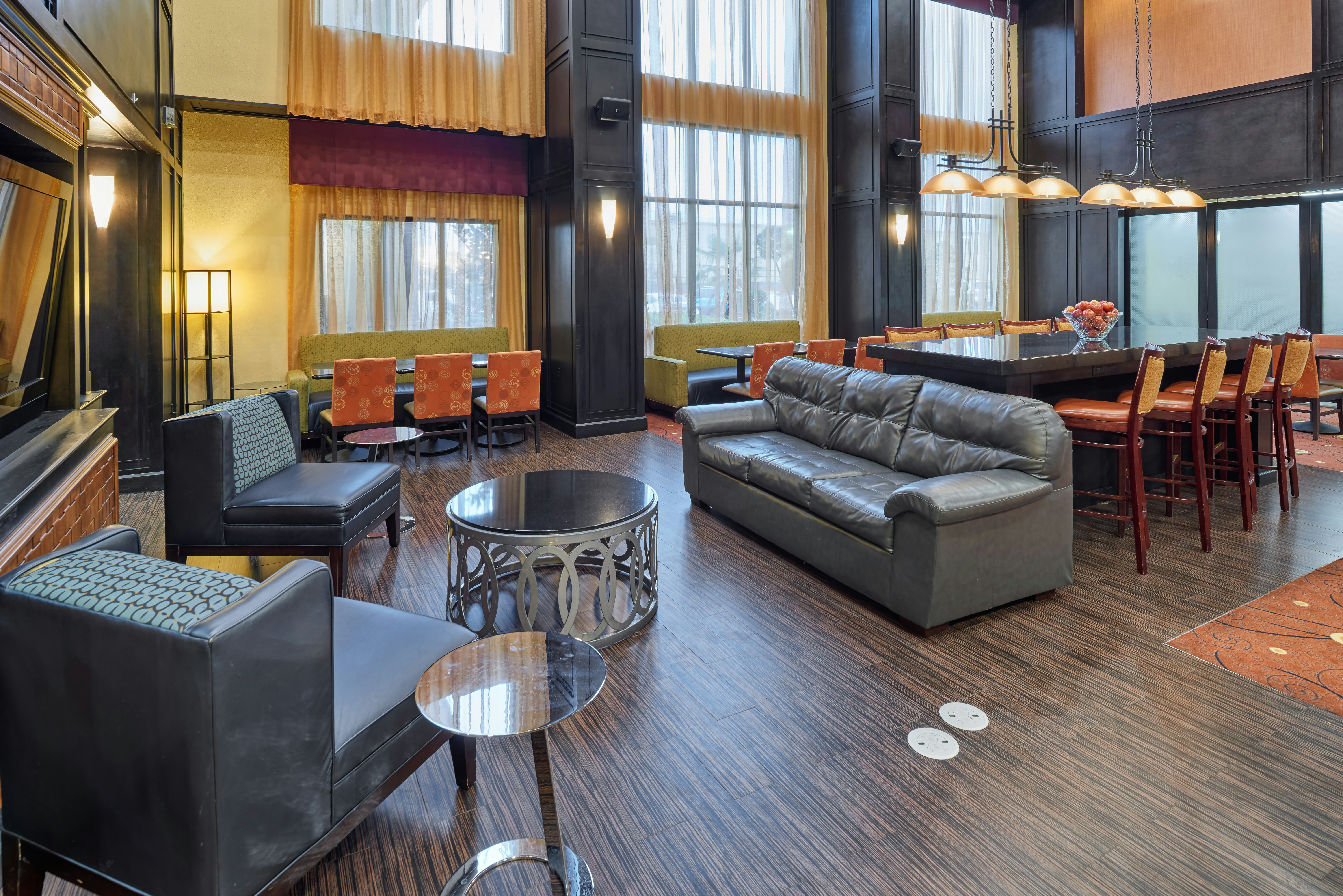 Hampton Inn and Suites Longview North 18/36