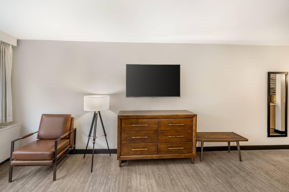 The Quincy, Ascend Hotel Collection 34/47