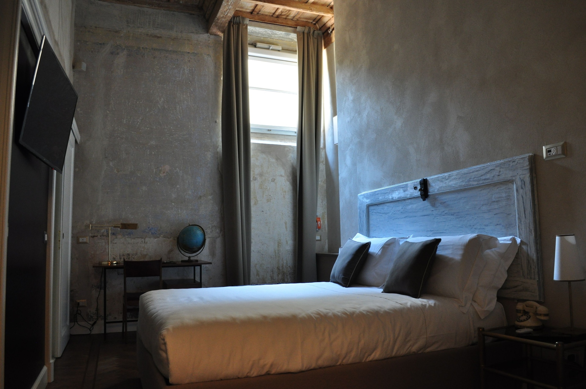 CLASSIC, DOUBLE BED
