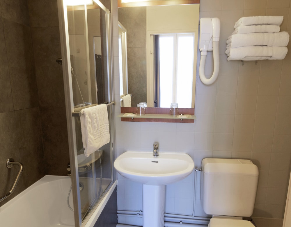 Hotel Paris Villette 42/45