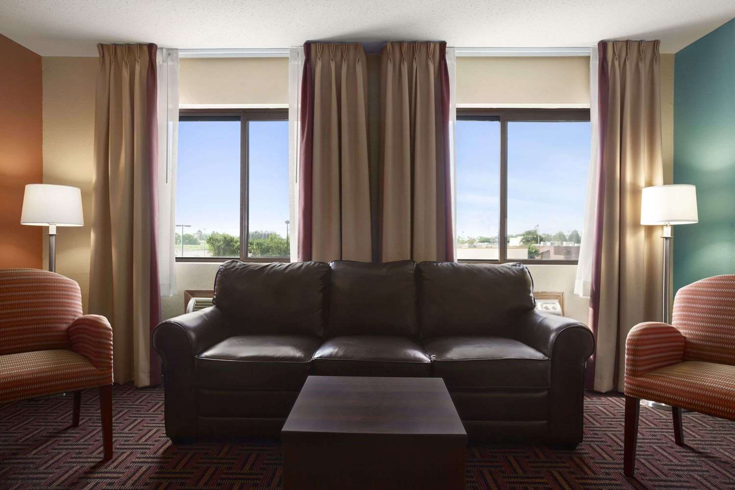 Super 8 by Wyndham Fairview Heights-St. Louis 12/25