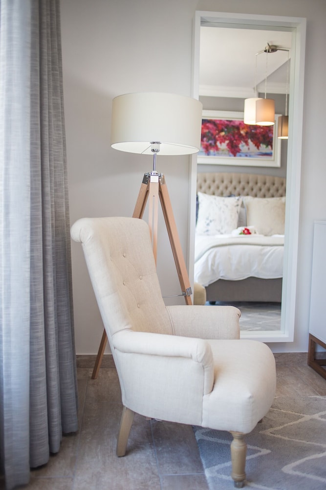 dk villas 2 The Boardwalk (Hout Bay) 50/50