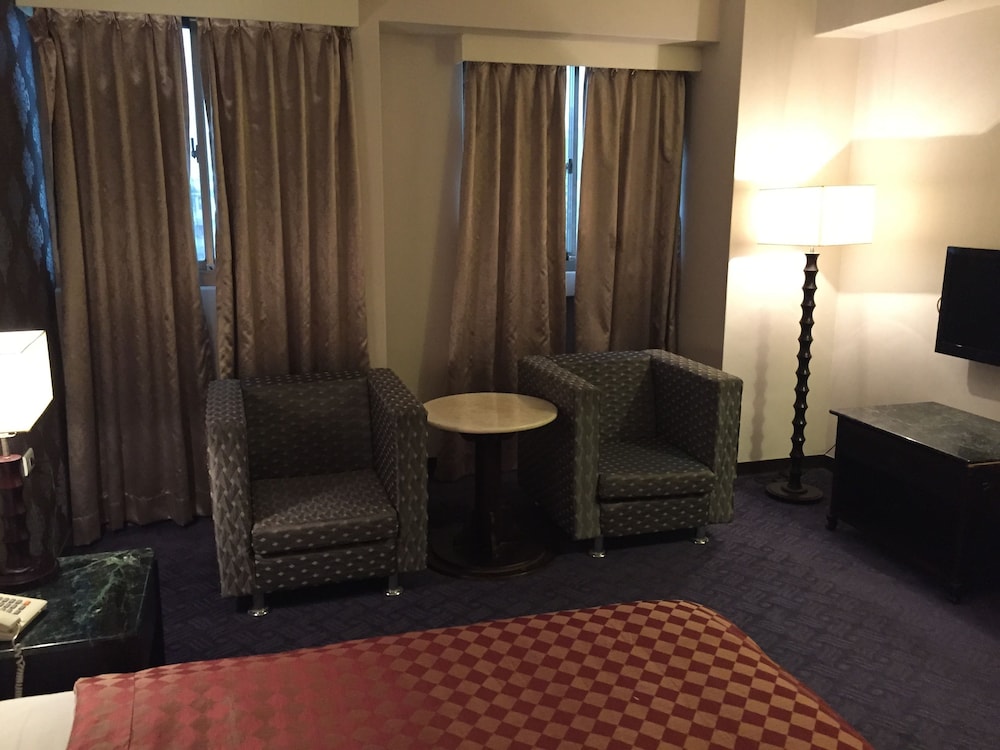 Well Garden Hotel 38/50