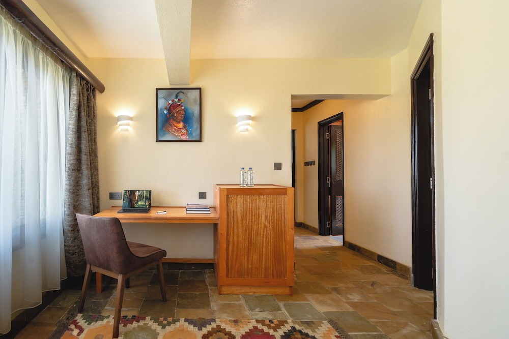 Sarova Shaba Game Lodge 12/63