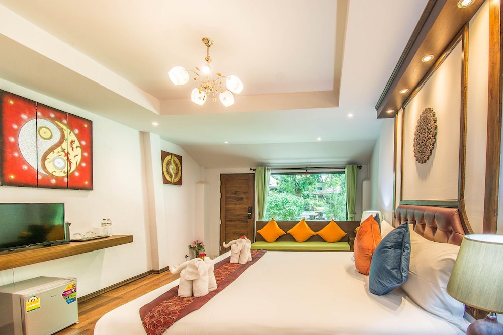 E Outfitting Doi Kham Resort Chiang Mai 8/66