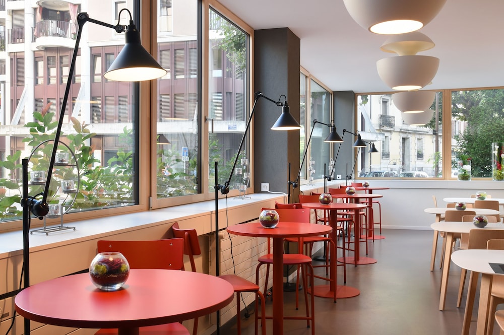 Home Swiss Hotel 47/64