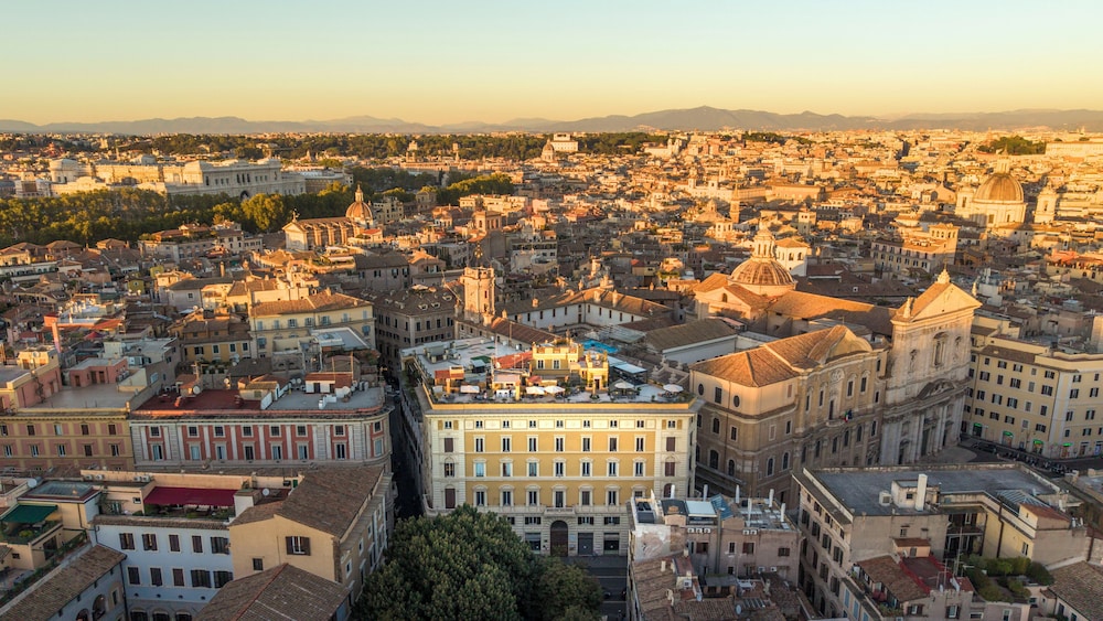 Navona Queen Rooftop 3/73