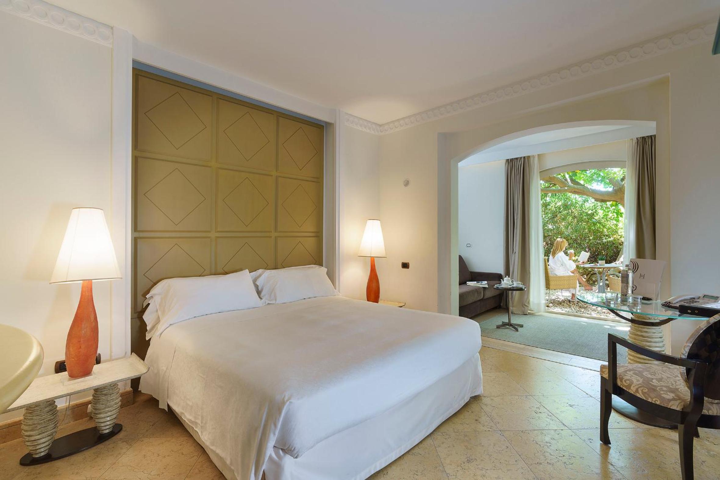 Deluxe, Double or Twin Bed, Terrace 5/8