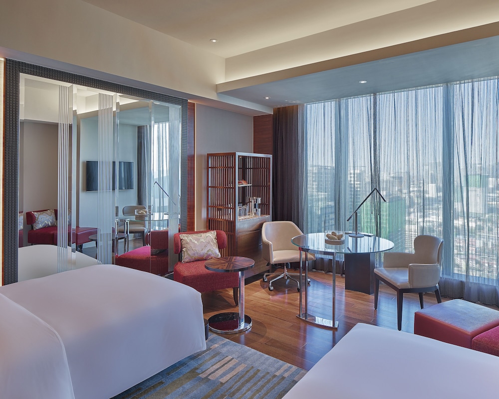 Grand Hyatt Manila 37/72