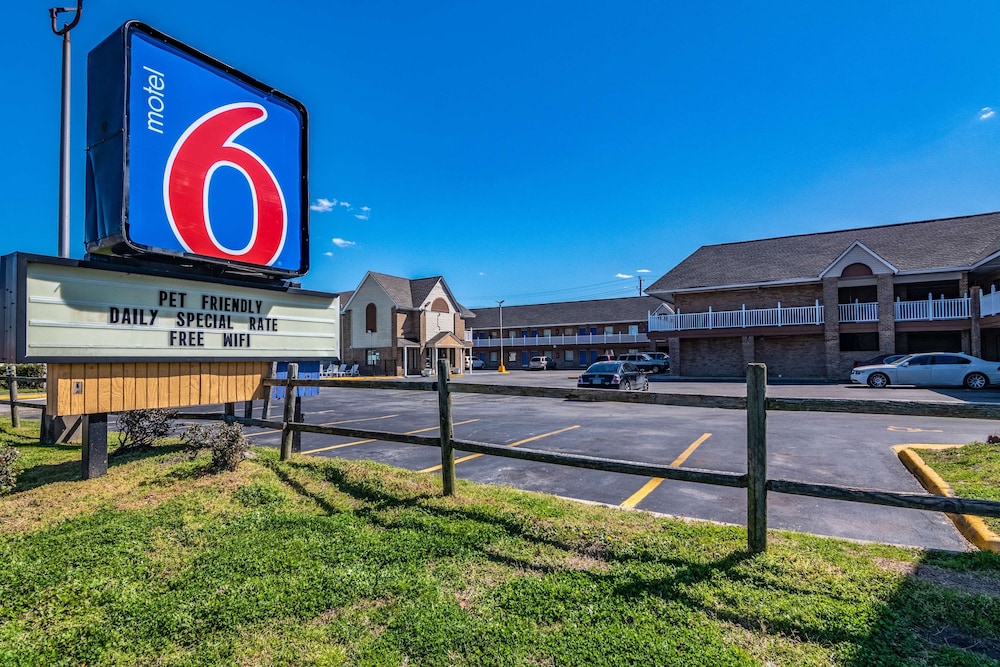 Motel6 Portsmouth, VA 50/57