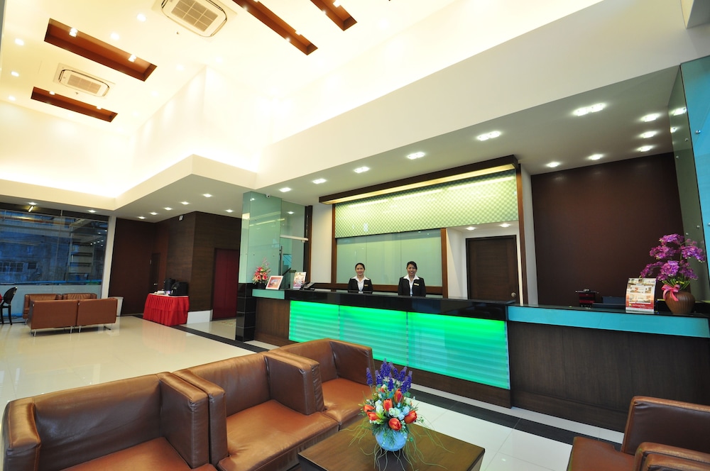 The Color Hotel Hat Yai 6/25