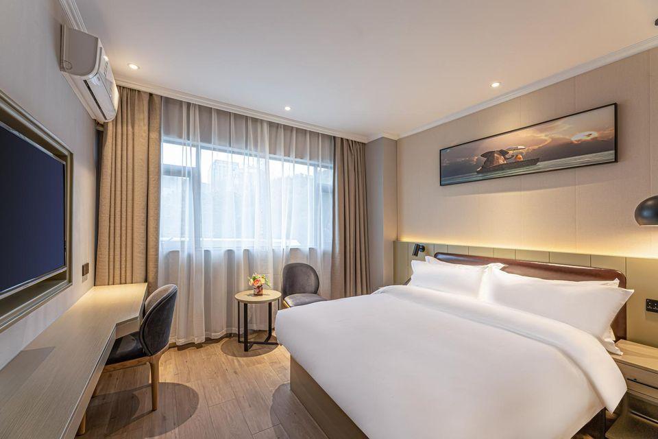 FEATURE, QUEEN BED