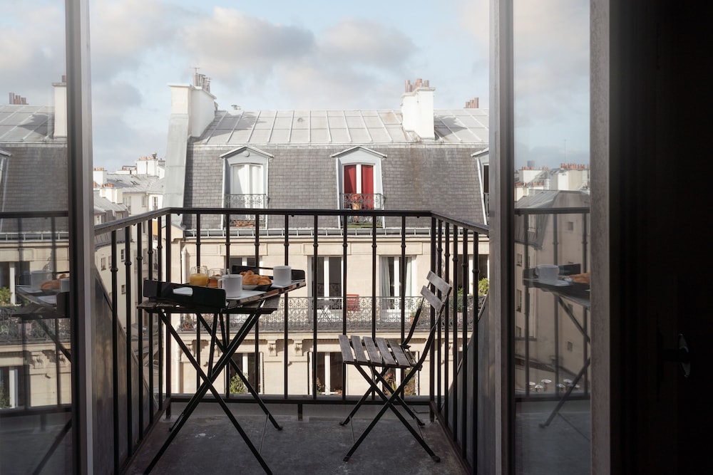 Hotel Saint-Louis Pigalle 47/64