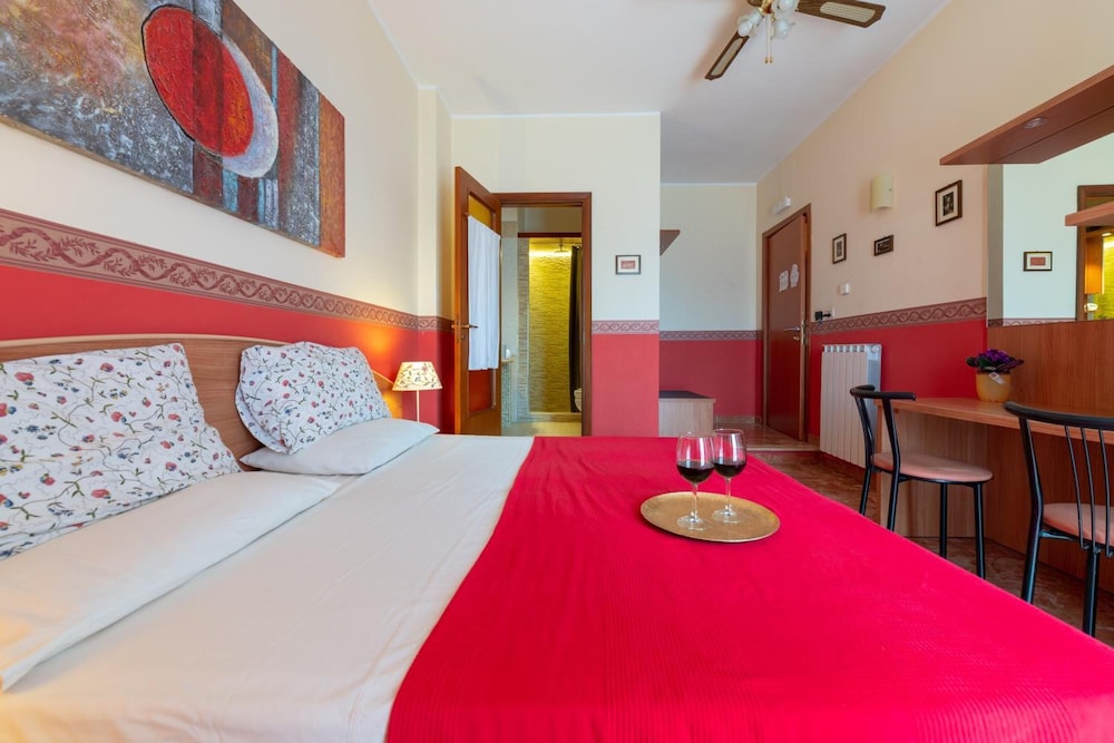 Aurora Bed And Breakfast 5/35