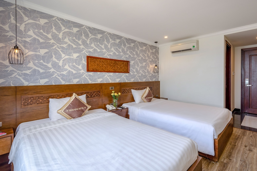FAMILY, TWIN BEDS, BALCONY