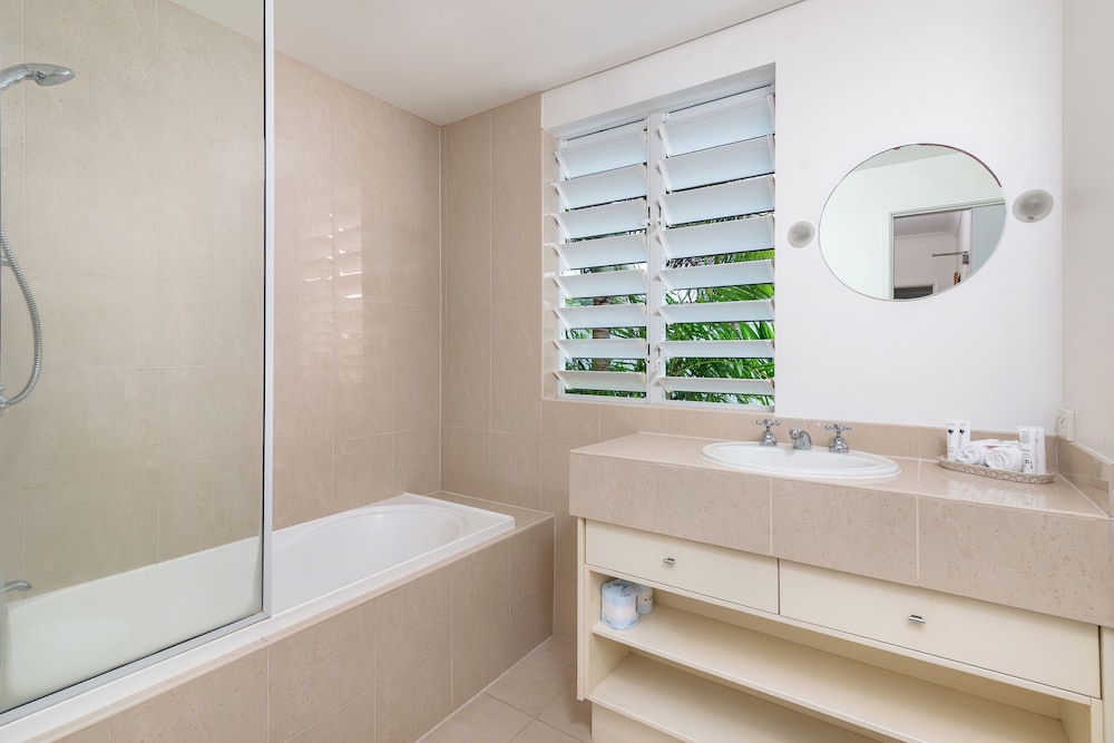 Verandahs Port Douglas 52/56