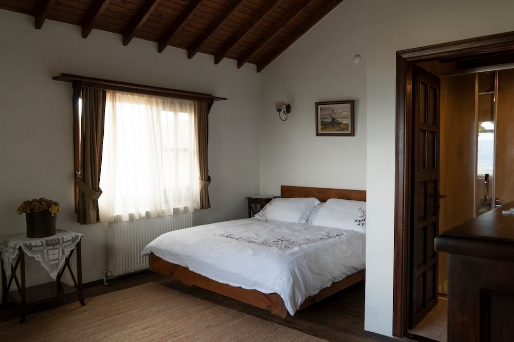 Villa Neva Hotel 2/23