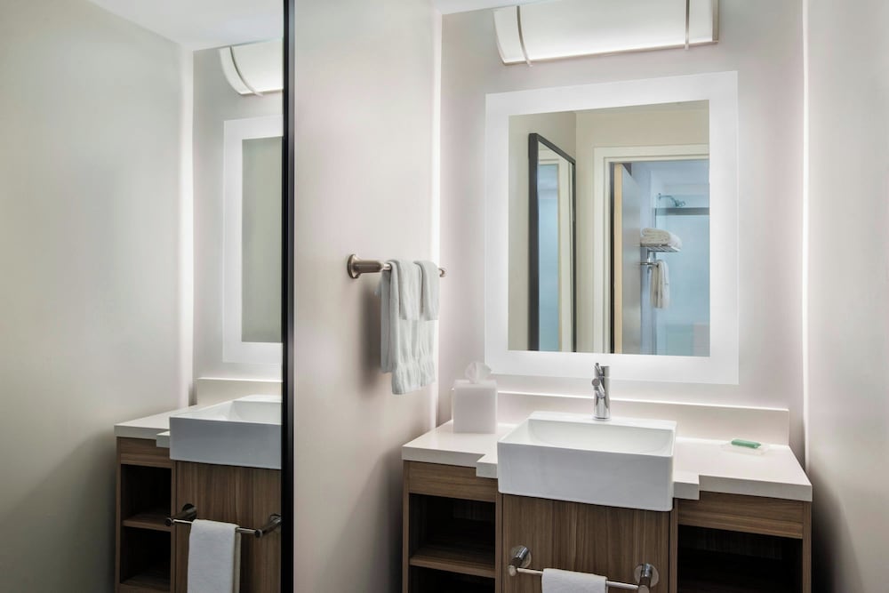 جناح بسريرين كوين مع سرير سحّاب إضافي، Springhill Suites Pittsburgh Mills 8/10