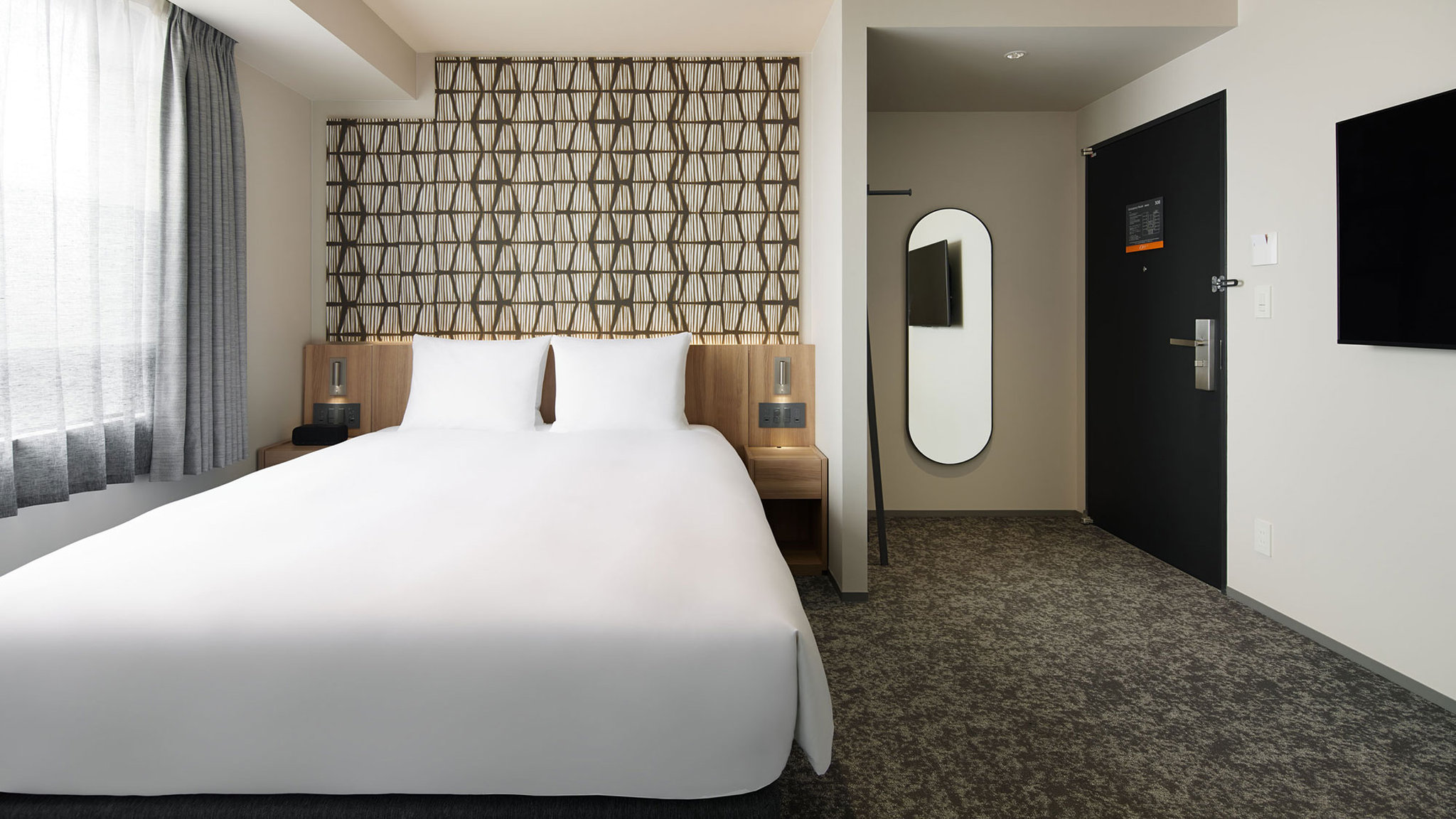 Premier, Queen Bed