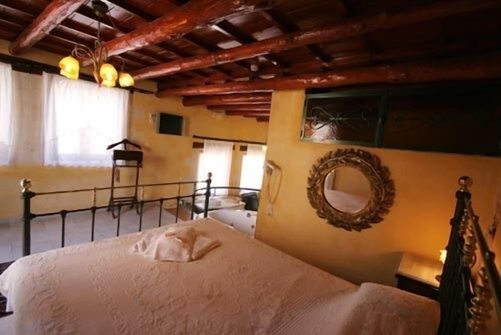 Ifigenia Luxury Suites 15/50