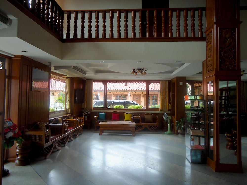 Ngamta Hotel 9/65