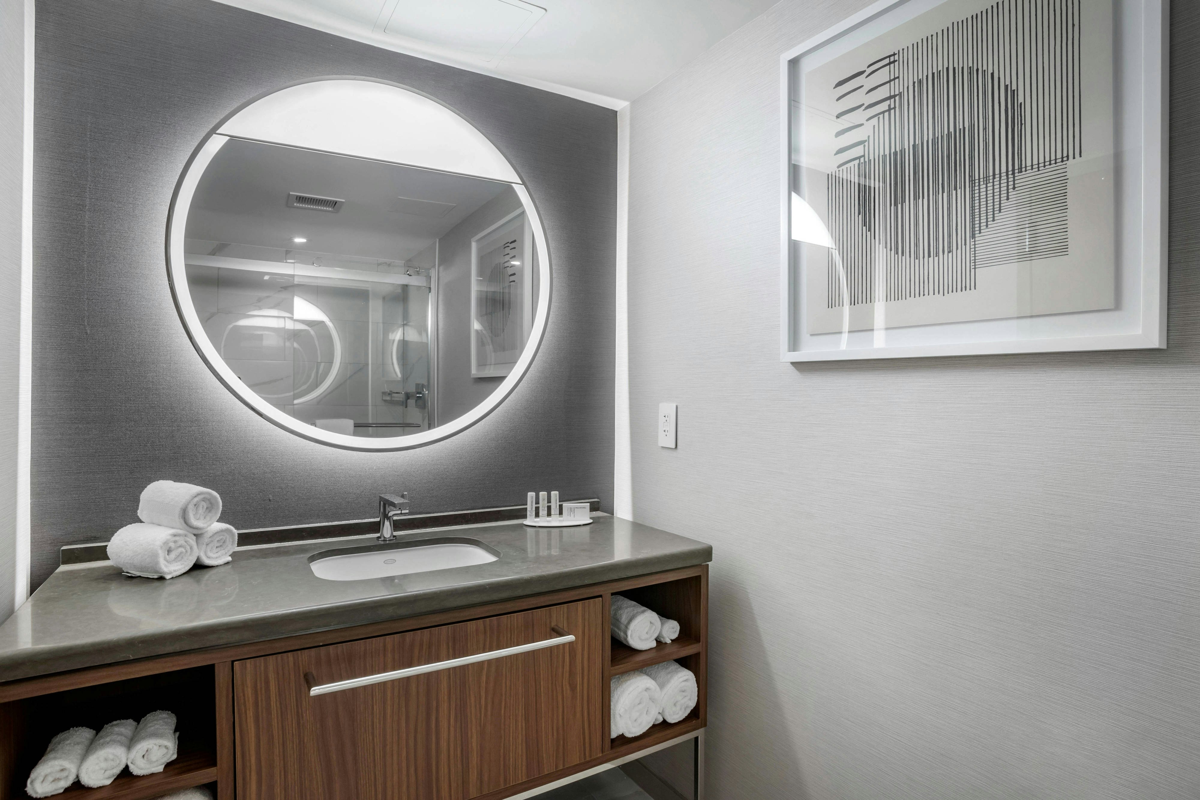 غرفة، Courtyard by Marriott Washington, DC Dupont Circle 5/7
