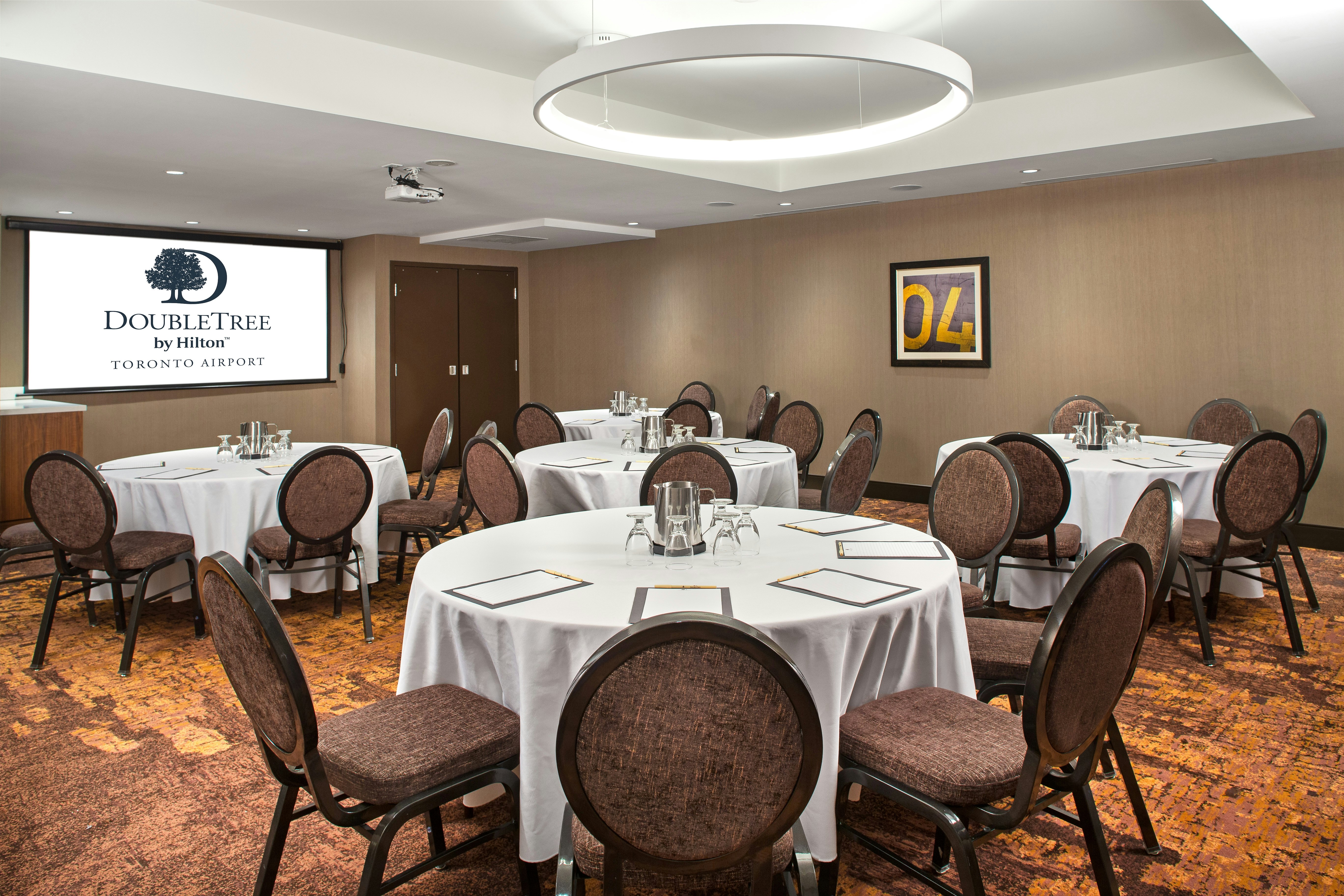 Doubletree by Hilton Toronto Airport 42/47