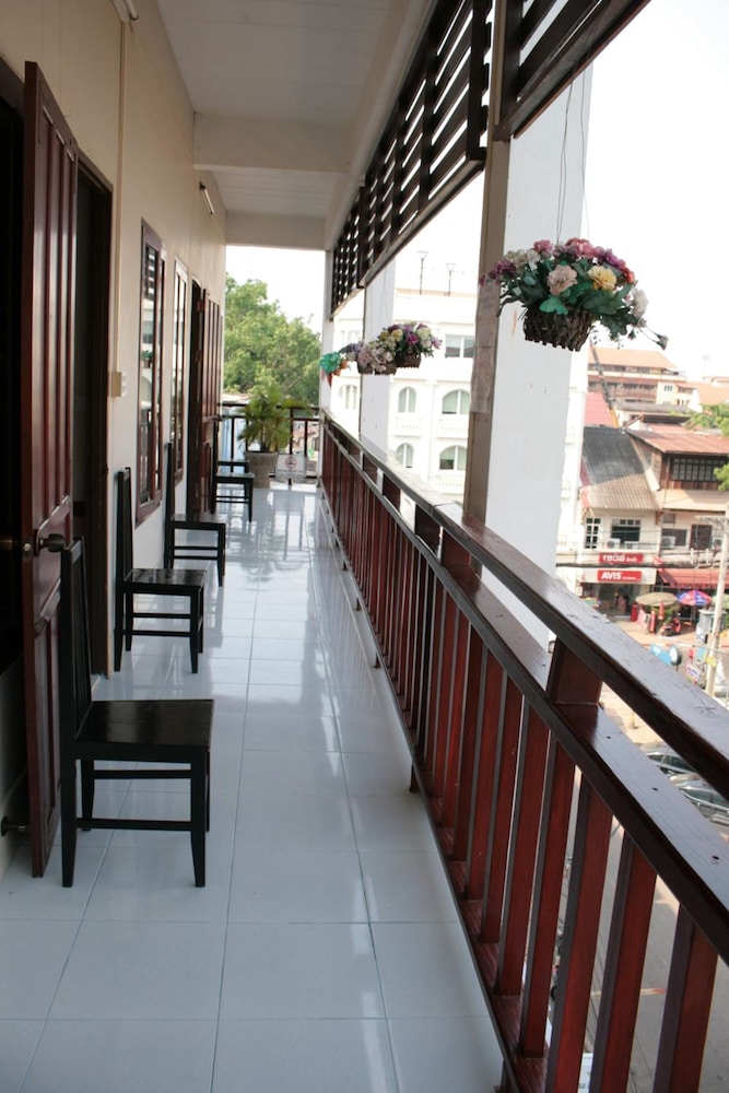 Mixay Paradise Hotel 67/78
