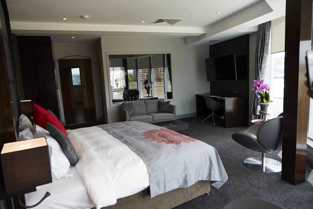 EMPEROR, SUITE, RIVER VIEW