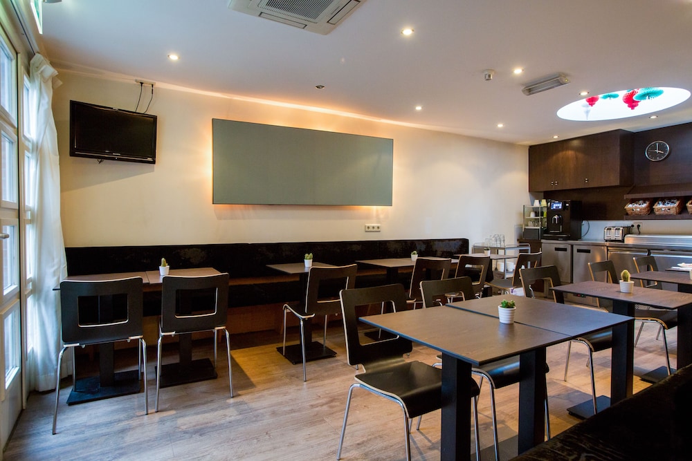Dutch Design Hotel Vondelpark 35/50