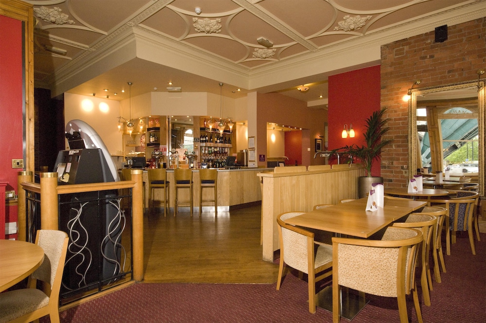 Premier Inn Newcastle City Centre (Quayside) 20/35