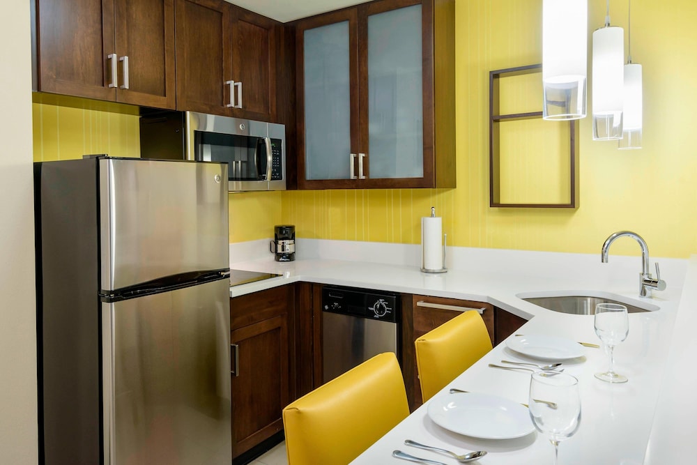 Residence Inn Fort Myers at I-75 and Gulf Coast Town Center 44/53