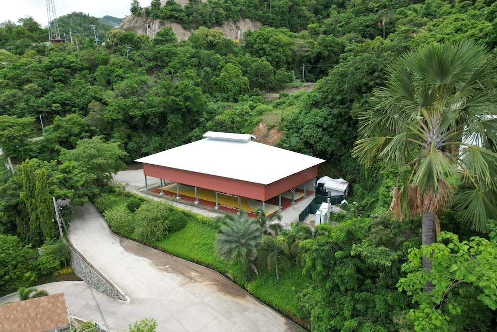 Palm Beach Resort 36/48