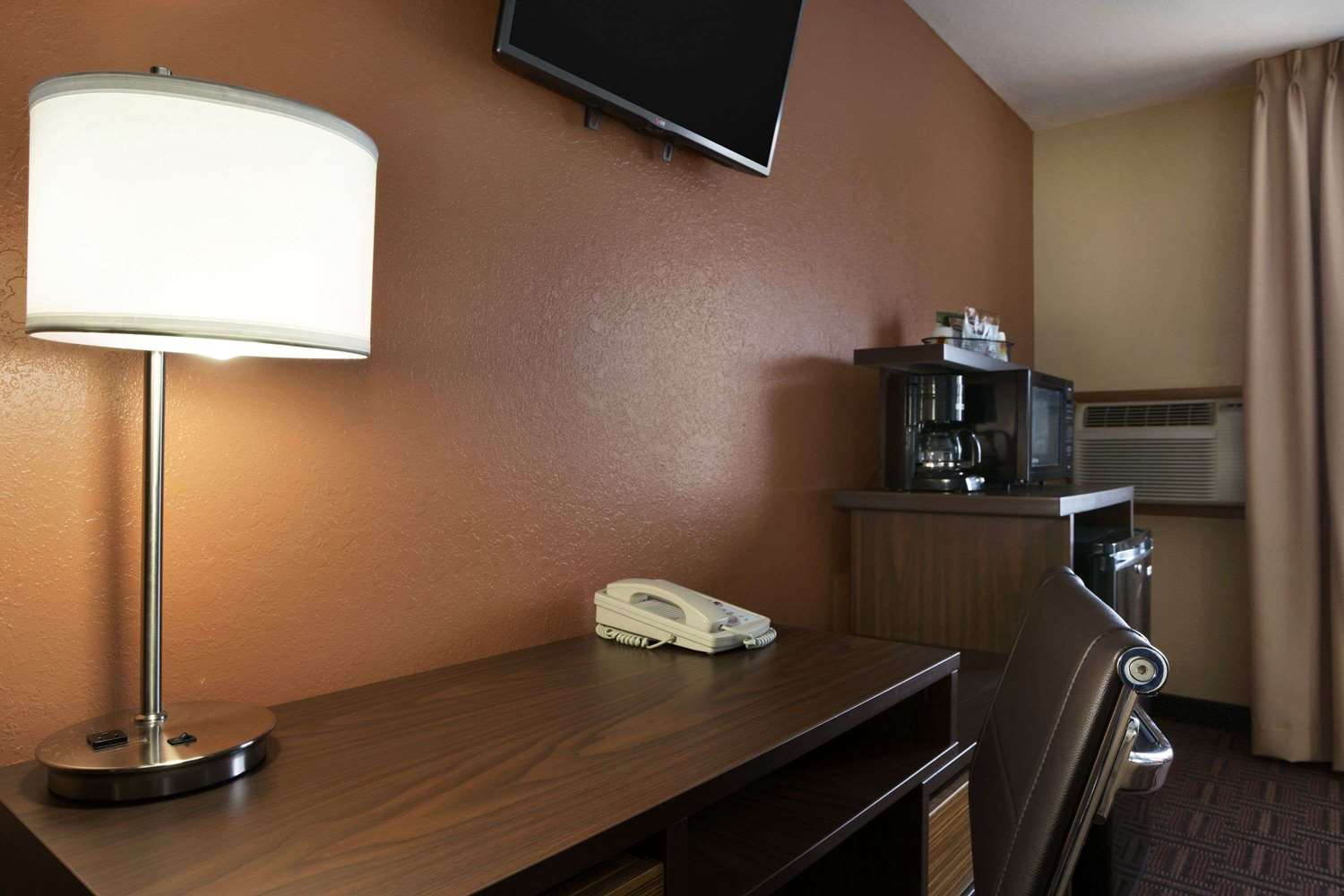 Super 8 By Wyndham Mt. Vernon IL 3/9