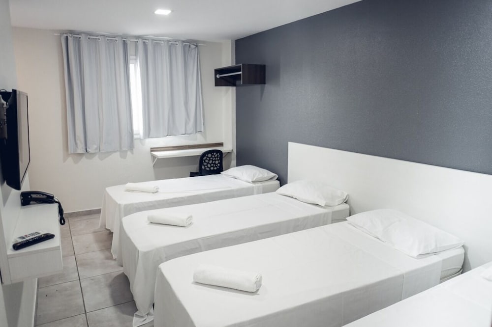 Rota 232 Hotel 10/25