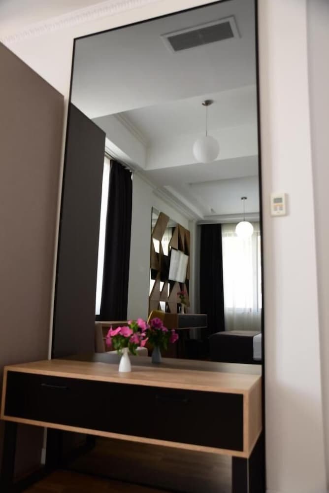 Lobby at Comfort, TIRANA