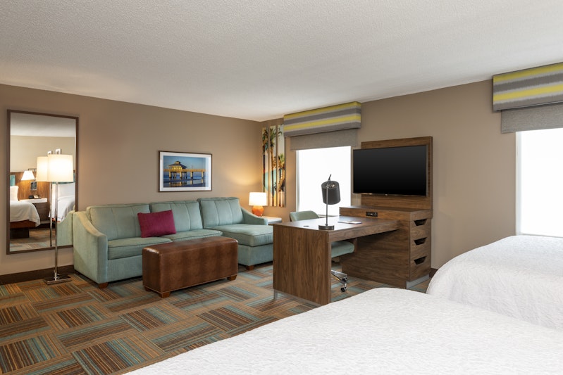Hampton Inn And Suites Fort Myers Colonial Blvd 13/42