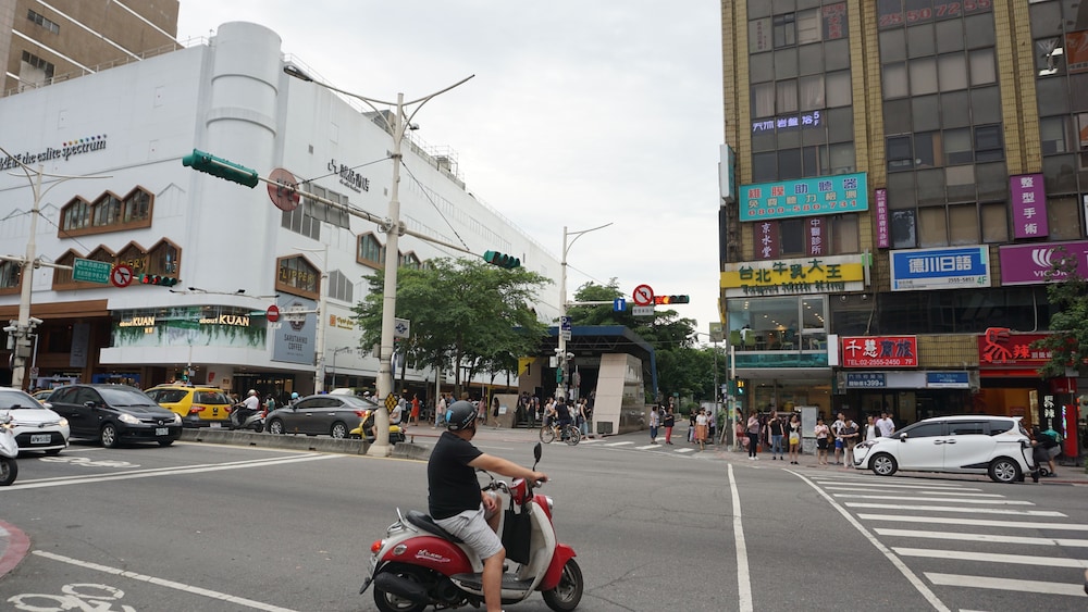 Chian Huei Business Hotel 60/69
