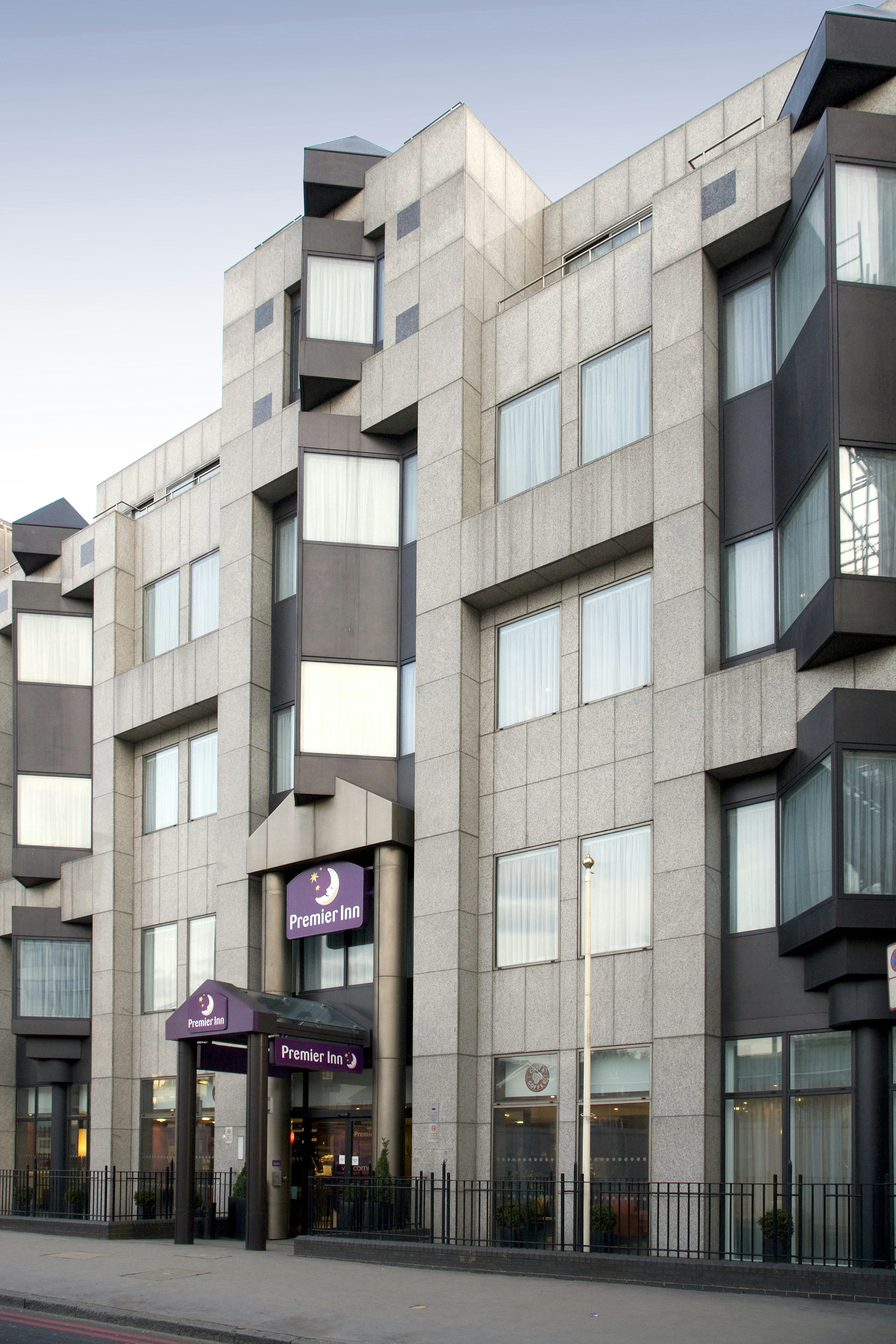 Premier Inn London City - Tower Hill 29/33