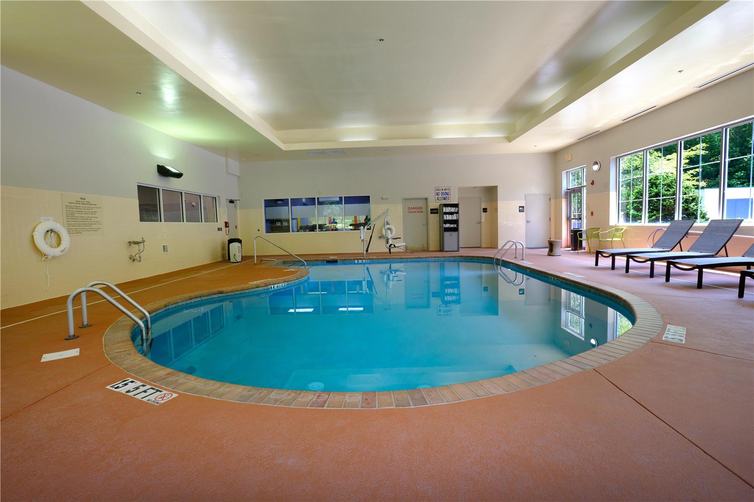 swimming pool spa