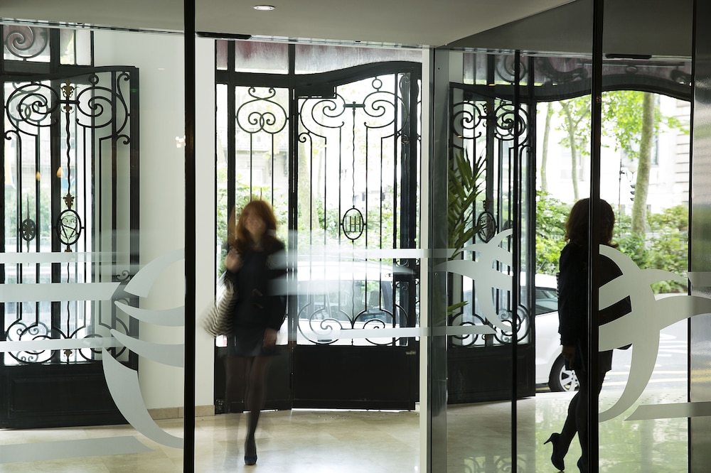 Lobby at Oceania L Univers Tours, TOURS