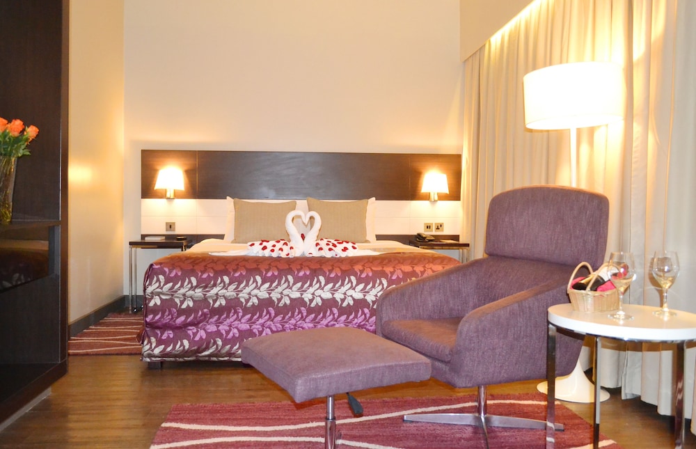 Eka Hotel 9/69